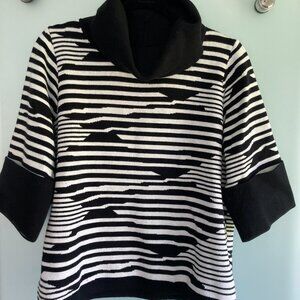 MARBLE Black & White Cowl Cropped Knit Top Size M 3/4 Sleeve Cotton Geometric